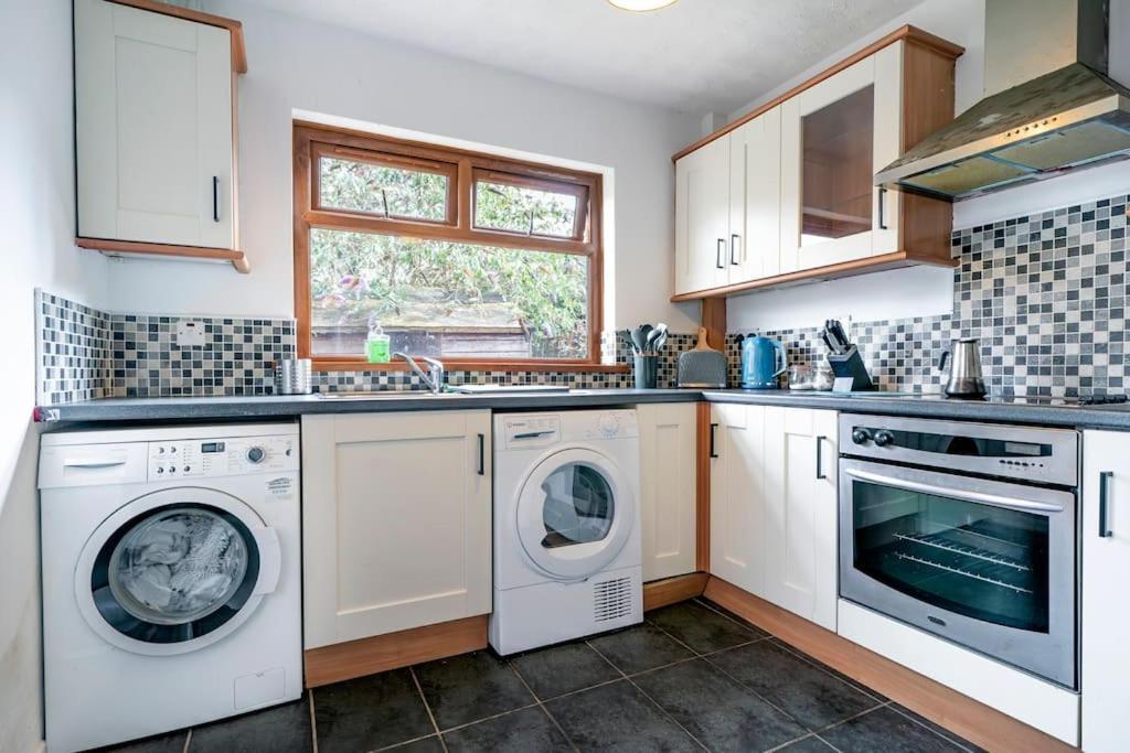 Modern 3 Bedroom House Close To Ferry And City Centre Belfast Extérieur photo